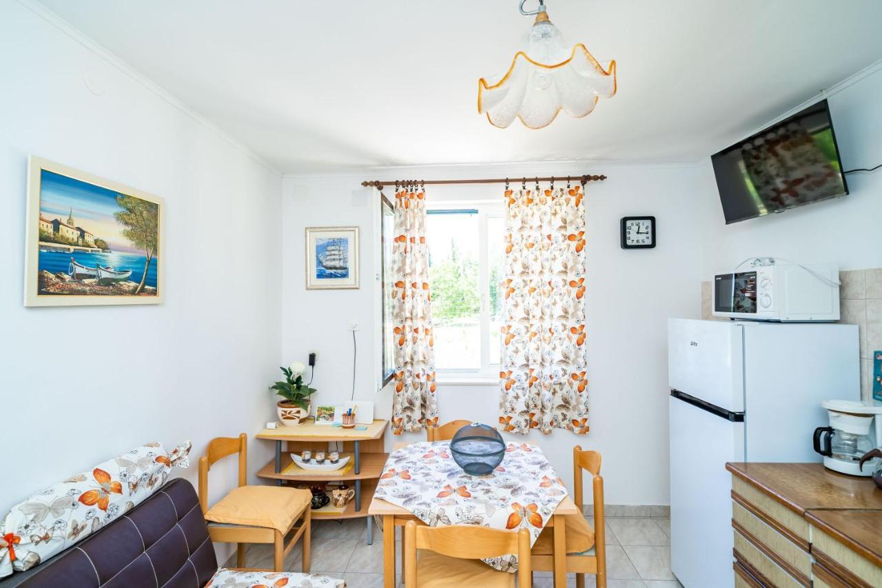 Apartment Laurel Leaf Lovorno Экстерьер фото
